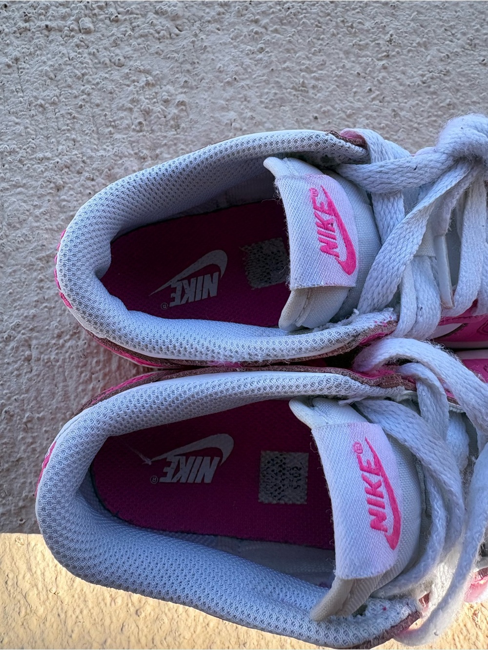 Nike Kids White and Bright Pink Low-Top Sneakers - Picture 4 of 5
